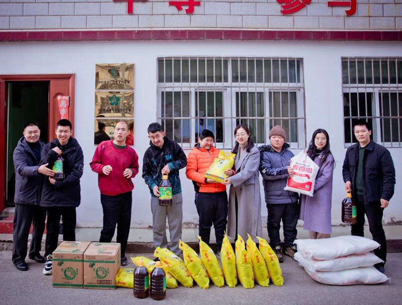 市残联到金雨点日间照料中心开展“助残暖冬”慰问活动！