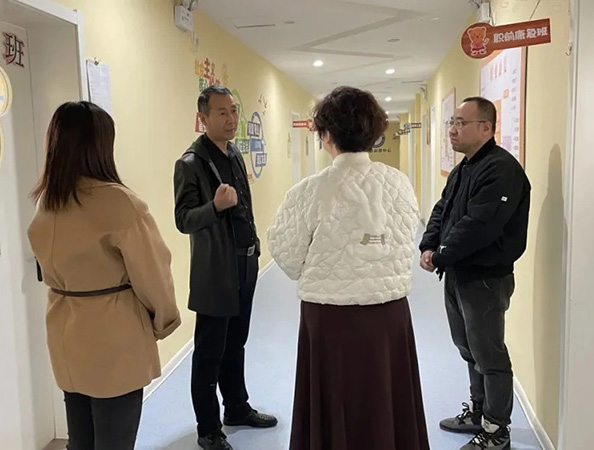 冬日送暖，大爱无疆！洛阳孟都商贸慈善公益基金向涧西金雨点捐赠爱心学生奶！