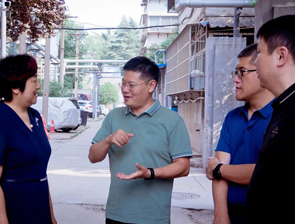 浓浓关爱，暖心助残！西工区残联理事长到金雨点日间照料中心走访慰问！