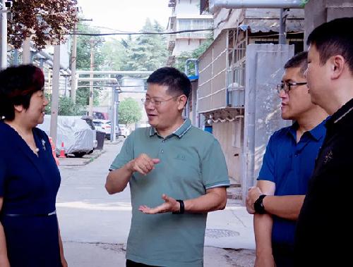 浓浓关爱，暖心助残！西工区残联理事长到金雨点日间照料中心走访慰问！